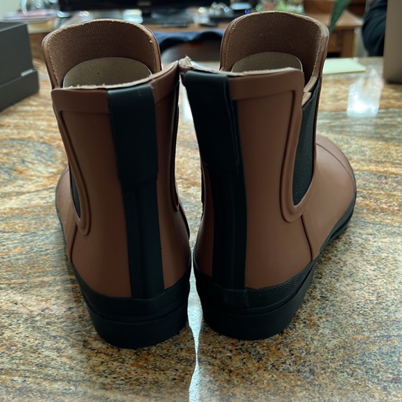 NIB JCrew rubber ankle boots women’s sz 9 - Picture 3 of 6